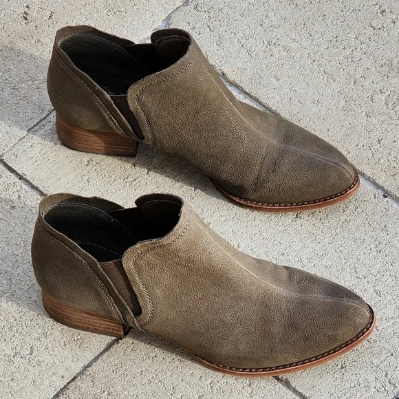 Vince Camuto Carlal Taupe Leather Booties Luxury Silk Goat Texture Ankle Boots - Picture 6 of 16